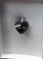 Stříbrný přívěsek srdce z dílny Crystals from Swarovski®,  Silver Night