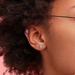 Cartilage piercing do ucha kytička (mléčná, 1,2 x 6 mm) [6]