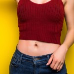 Piercing do pupíku srdce - TITAN (červená)