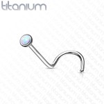 Zahnutý piercing do nosu - titan, opál 2 mm (bílá)