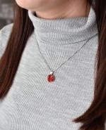 Stříbrný přívěsek s krystaly Swarovski červený kulatý-rivoli 34112.3