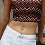 Piercing do pupíku vnitřní závit, zirkon - TITAN (červená)