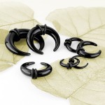 Akrylátový roztahovák do ucha podkova černá (10 mm)
