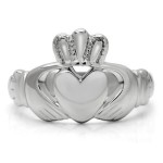 Ocelový prsten Claddagh