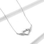 Stříbrný náhrdelník okřídlené srdce