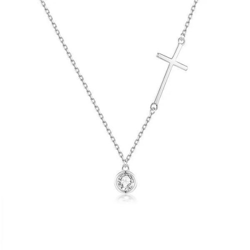 Stříbrný náhrdelník s křížkem a zirkonem