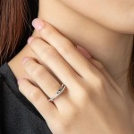 Stříbrný zásnubní prsten s moissanity, vel. 52 [1]