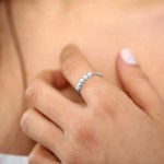Stříbrný zásnubní prsten s moissanity, vel. 52 [1]