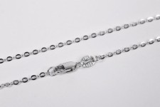Stříbrný pietní náhrdelník - Fialová Swarovski kapka s motýlem a květem