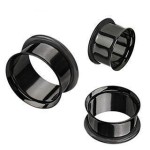 Černý ocelový tunel do ucha s gumičkou (16 mm)