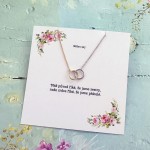 Náš původ říká, že jsme sestry, naše srdce říká, že jsme přátelé - OB11