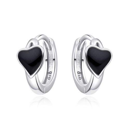 Stříbrné náušnice kroužky s černými srdíčky
