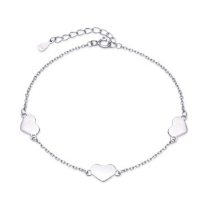 Stříbrný náramek se srdíčky