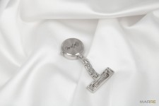 Připínací hodinky pro zdravotníky