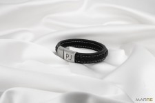 Kožený prošívaný náramek černý (17 cm)