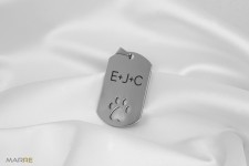 Ocelový přívěsek - destička s tlapkou