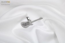 Ocelový přívěsek - kytara