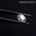 Luxusní piercing do pupíku s Moissanity 1.50ct, TITAN