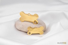 Ocelová psí známka ve tvaru kosti s tlapičkou zlatá L