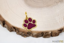 Třpytivá známka ve tvaru tlapky stříbrná