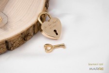 Zámeček lásky - srdíčko zlaté, rozměr 39 x 30 mm